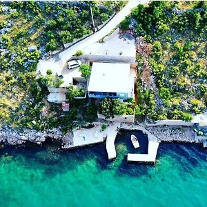 Antea Starigrad Paklenica