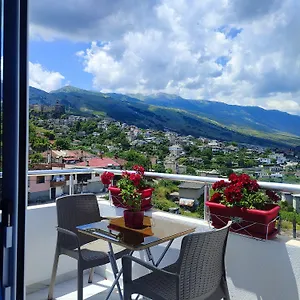 Vladimir Estate Ubytování v soukromí Gjirokastër